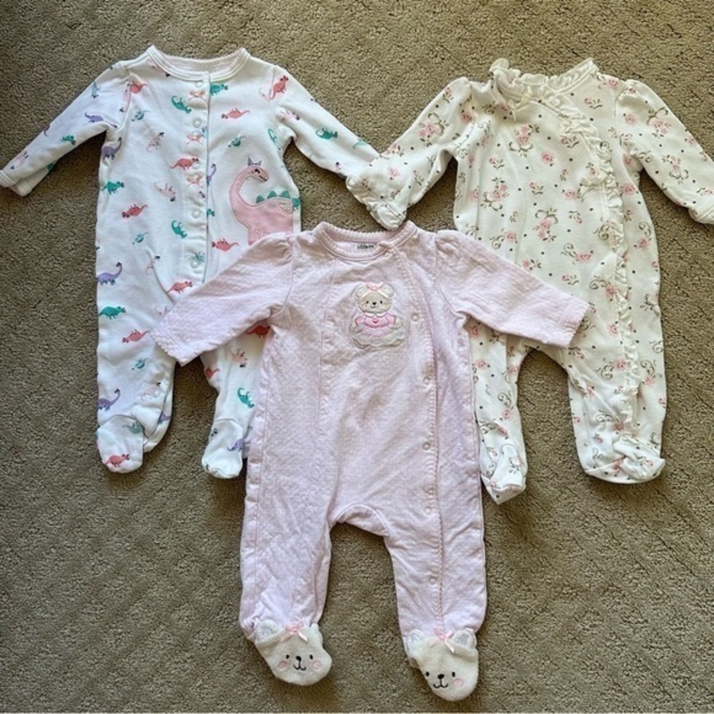 NFS.  LOT! Bundle of 3 month adorable baby girl footie pajamas, VGUC
